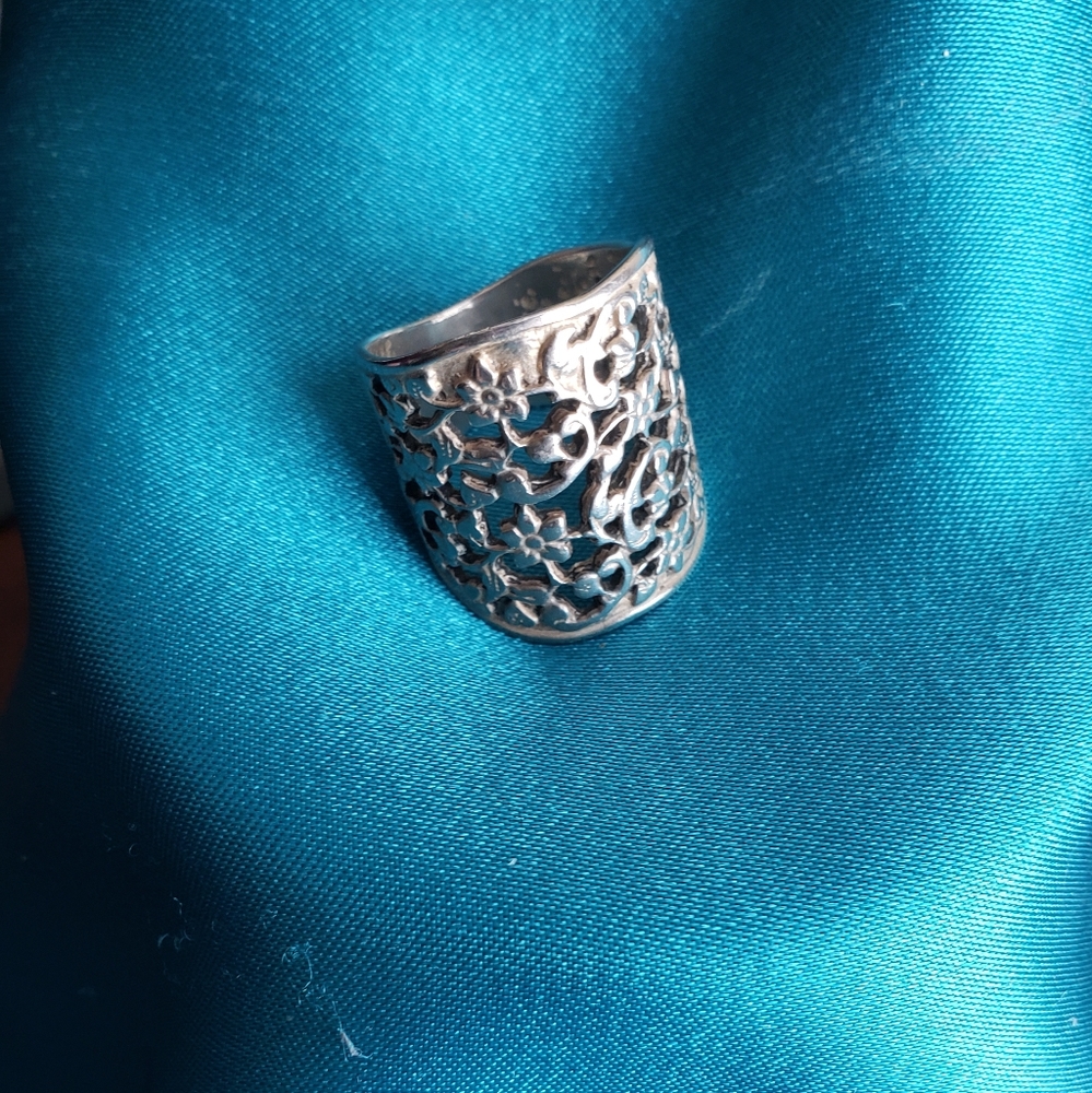 Ring - Picture 2 of 2
